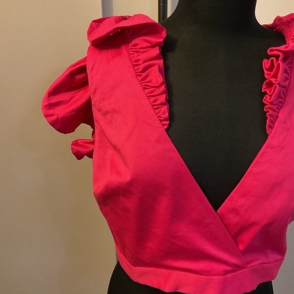 7. NWT Making The Cut Fushcia Pink Ruffle Sleeveless V-Neck Top Size Large - Picture 4 of 12